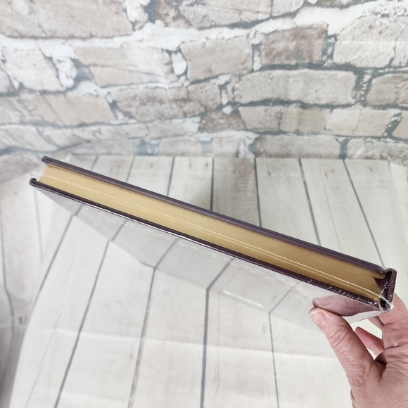 WOW World of  Warcraft Folk and Fairytales of Azeroth Hardcover Book New - Picture 7 of 7